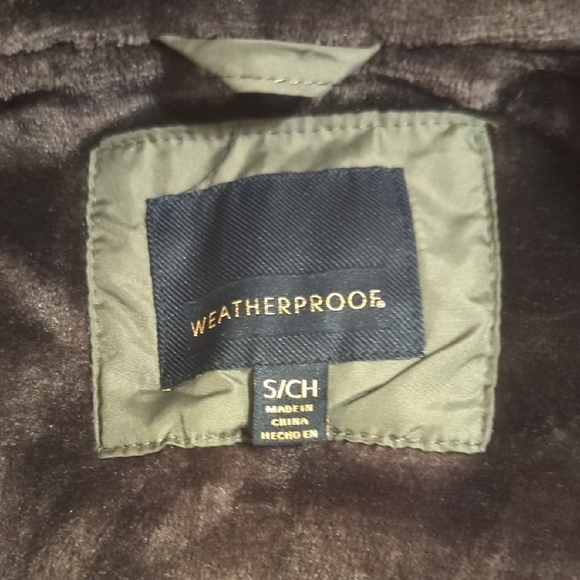 Weatherproof Olive Lined Quilted Vest with Gold Buttons - Picture 4 of 8